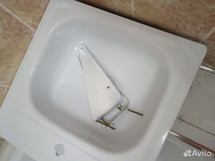 Раковина накладная