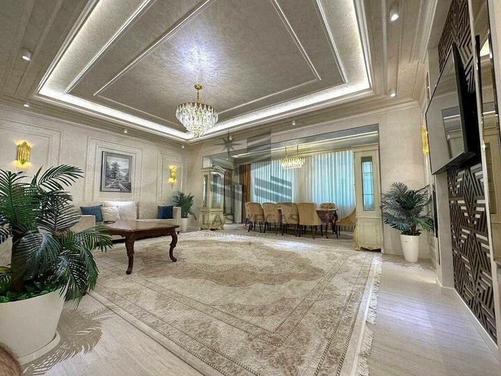 4-к. квартира, 145 м², 3/5 эт.