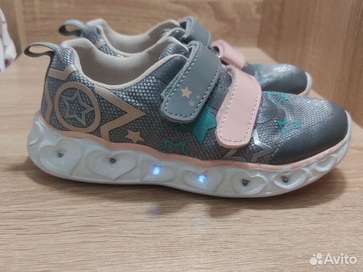 Кроссовки детские с огоньками