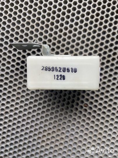 Эбу центральным замком Nissan Cube AZ10