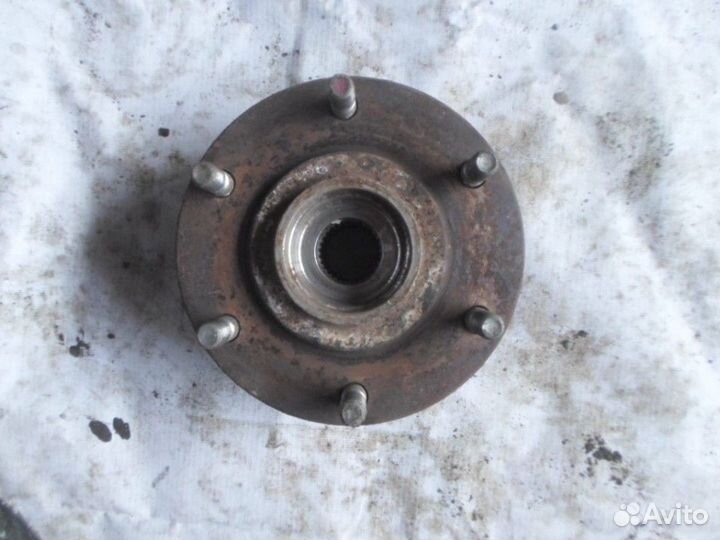 Ступица передняя правая Mitsubishi L200 2006-2016