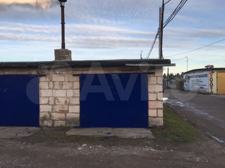 Гараж, > 30 м²