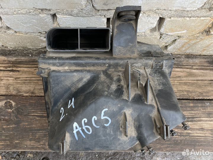 Корпус воздушного фильтра Ауди а6 с5