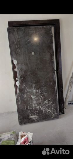 Дверь входная металлическая от застройщика