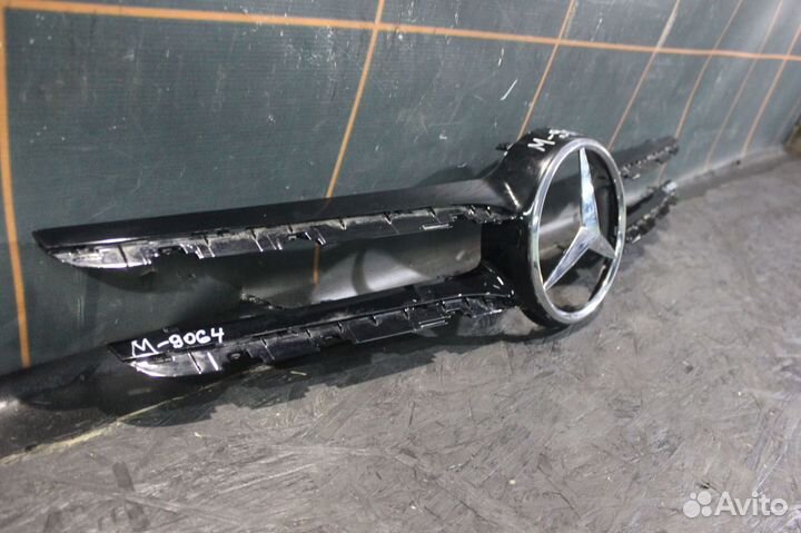 Решетка радиатора -Mercedes-Benz C-klasse W205 AMG