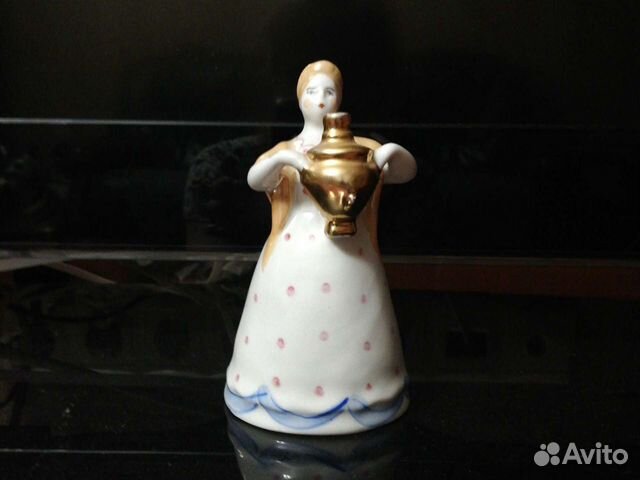 Статуэтка фарфор