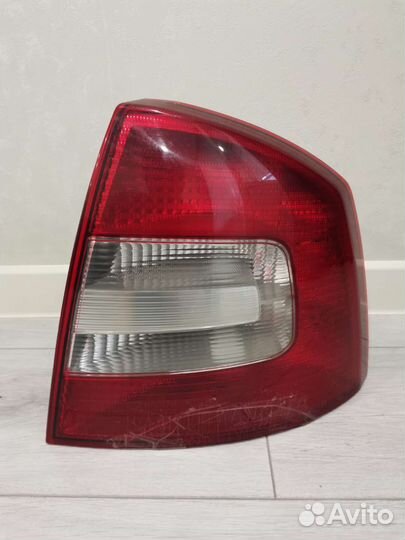 Фонарь задний правый skoda octavia a5
