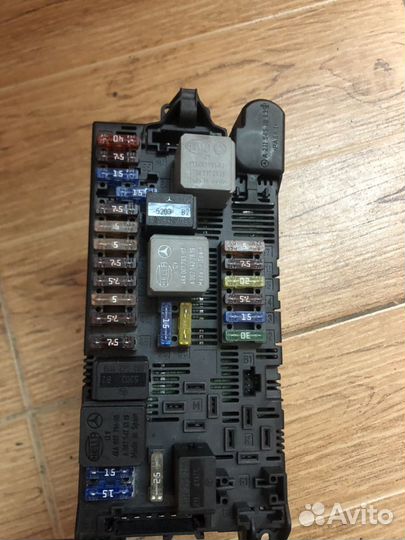 Блок предохранителей Mercedes W211