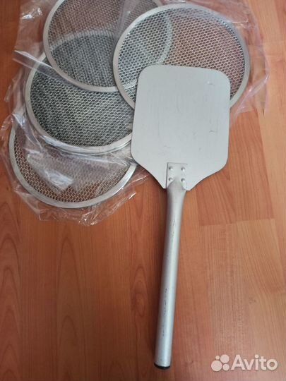 Пиццерия- инвентарь: лопата, диски