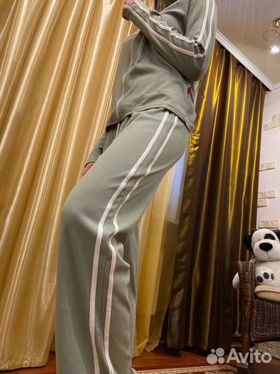 Костюм спортивный