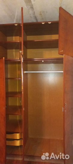 Шкаф для платья и белья