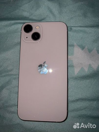 Телефон iPhone 13