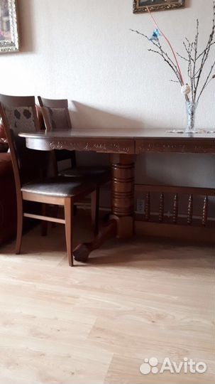 Новый стол и шесть стульев