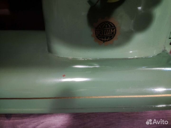 Швейная машинка Волга