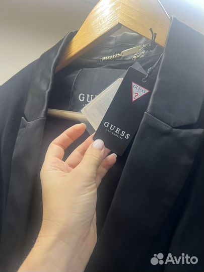 Пиджак новый guess