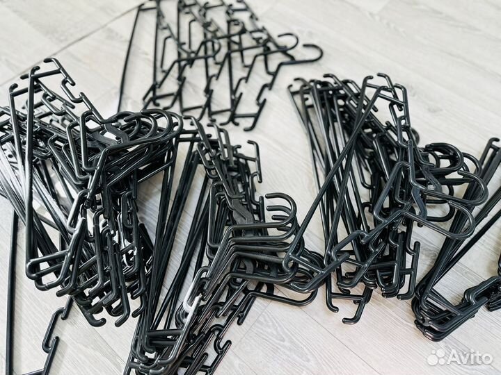 Вешалки плечики пластиковые