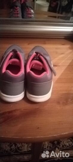 Кроссовки для девочки