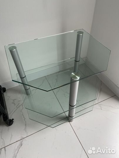 Стеклянная тумба под тв