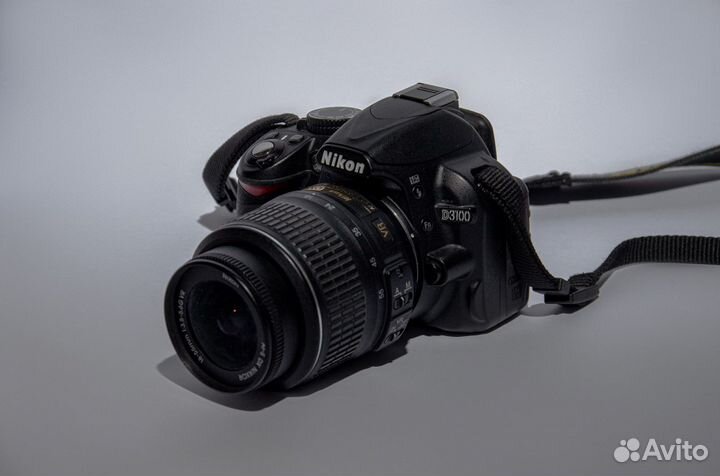 Зеркальный фотоаппарат Nikon D3100