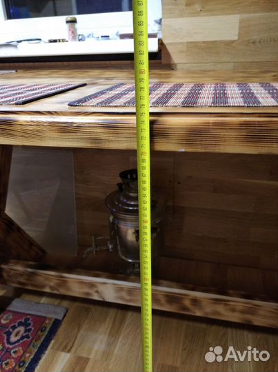 Стол из натурального дерева