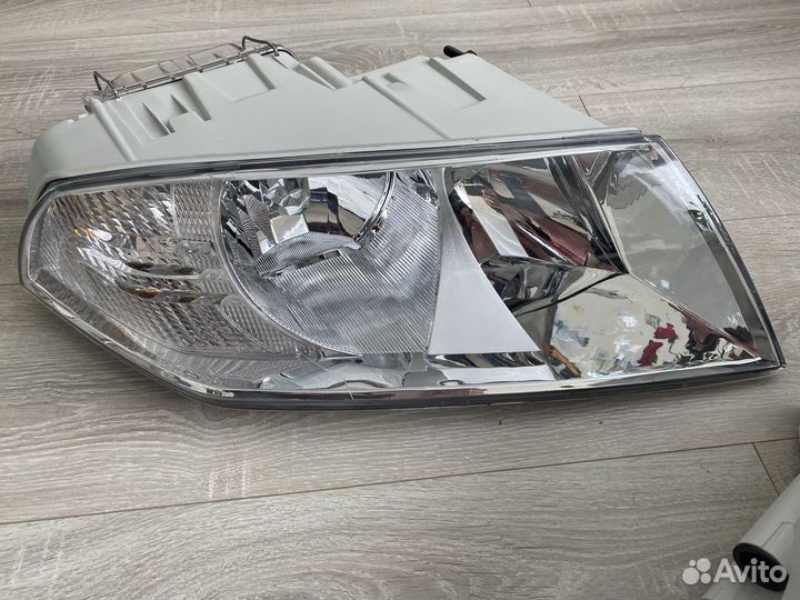 Фара (комплект) Skoda Octavia (A5)