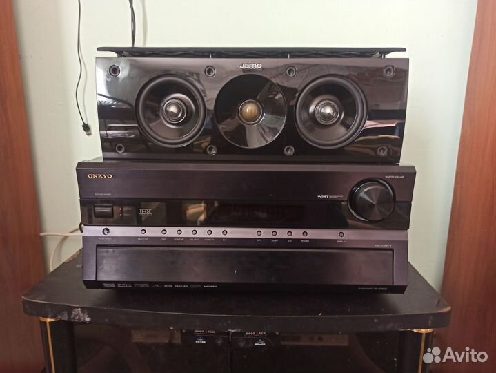 Акустические колонки Jamo