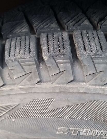 Bridgestone Blizzak DM-V2 225/65 R17