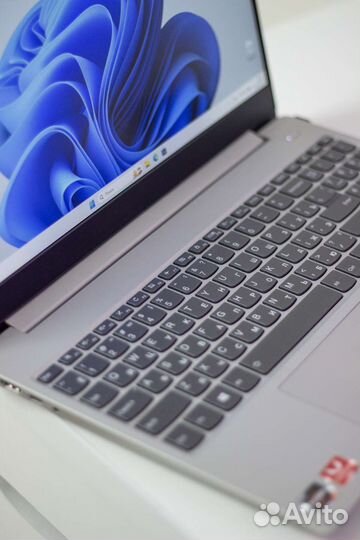 Ноутбук Lenovo