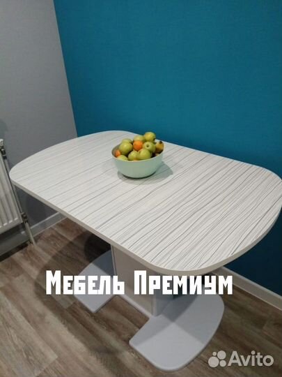 Кухонный стол и стулья