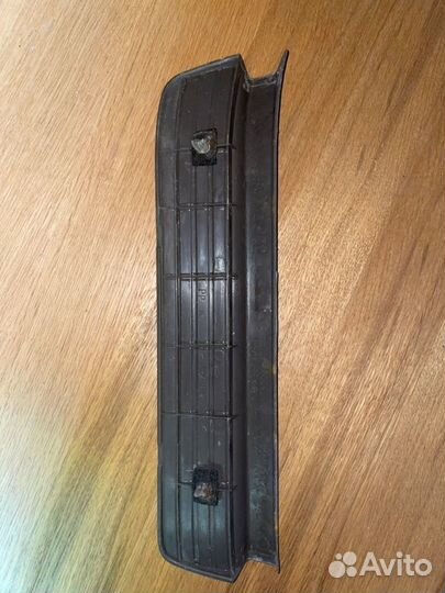 Накладка на порог салона задняя левая Toyota Land