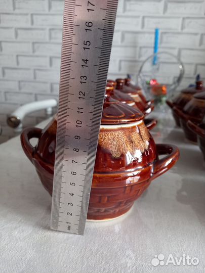 Для большой компании. Керамические горшки бу