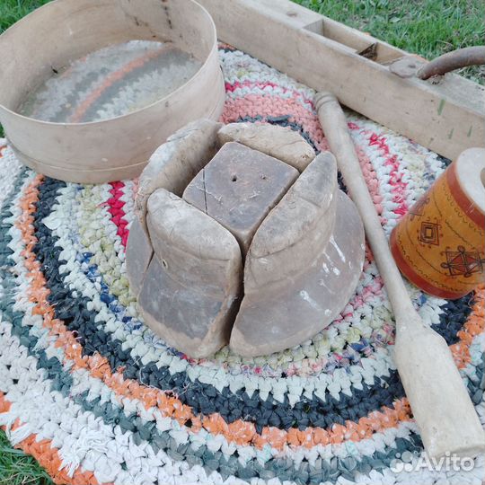 Набор старинных предметов быта