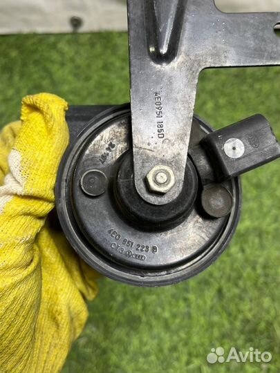 Звуковой сигнал 500 Hz Audi A8 D3 4.2 2007