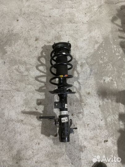 Амортизатор пеоедний левый Mazda CX-5 KF.Оригинал