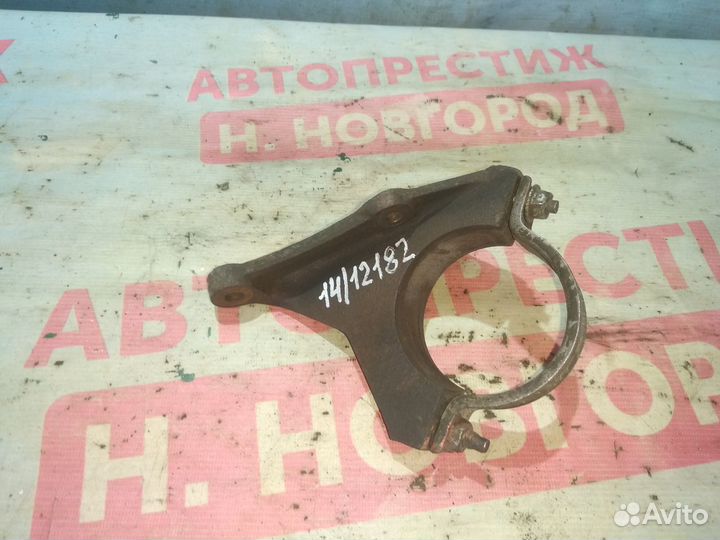 Крепление правого привода Форд Фокус 2