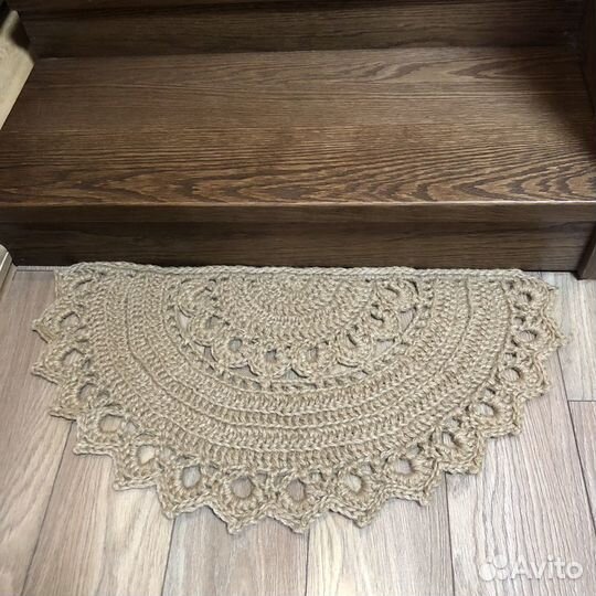 Коврик пристенный из джута ручной работы