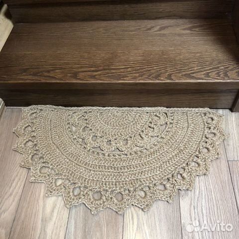 Коврик пристенный из джута ручной работы