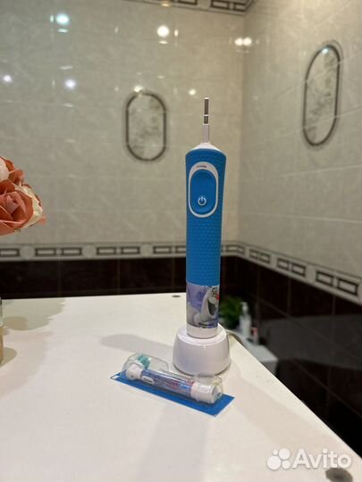 Зубная щетка oral b детская Frozen version