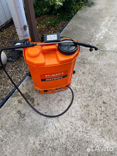 Продаю ранцевый распылитель Patriot