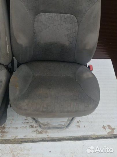 Передние Сиденья переднее Fiat Albea 350A1000 2011