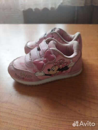 Кроссовки для девочки 21