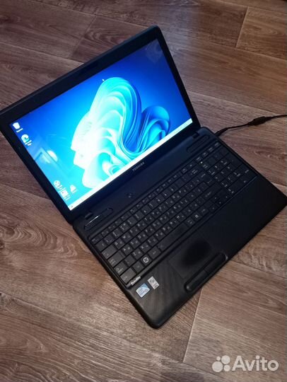 Ноутбук Toshiba i3