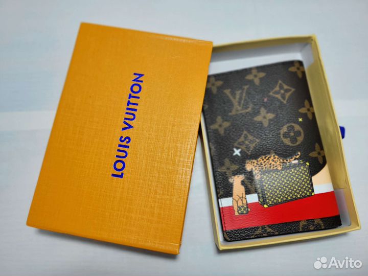 Louis Vuitton обложка для паспорта