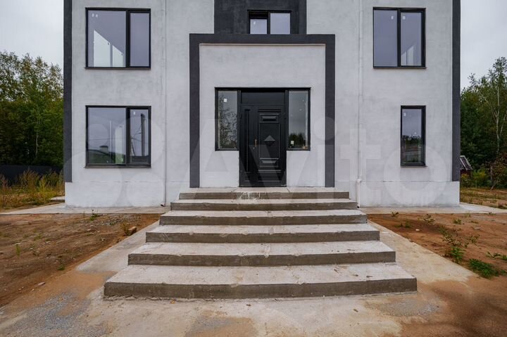 Дом 490 м² на участке 10,9 сот.