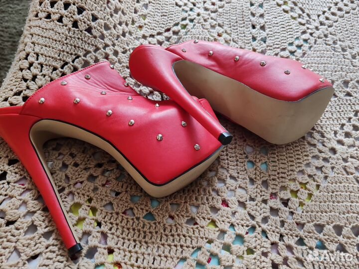 Босоножки женские