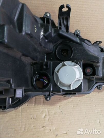 Фара toyota corolla nre210