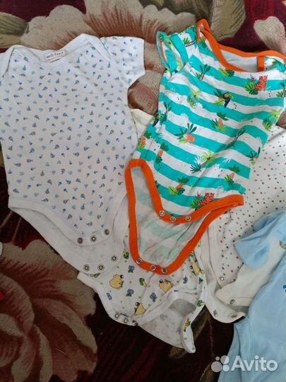 Продам боди на малышей