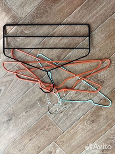 Отдам даром женские вещи