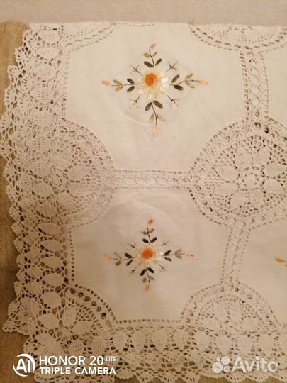 Скатерть лен с вышивкой и кружевом