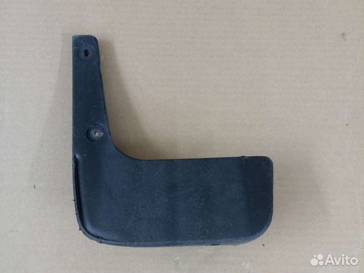 Брызговик задний правый Nissan Tiida